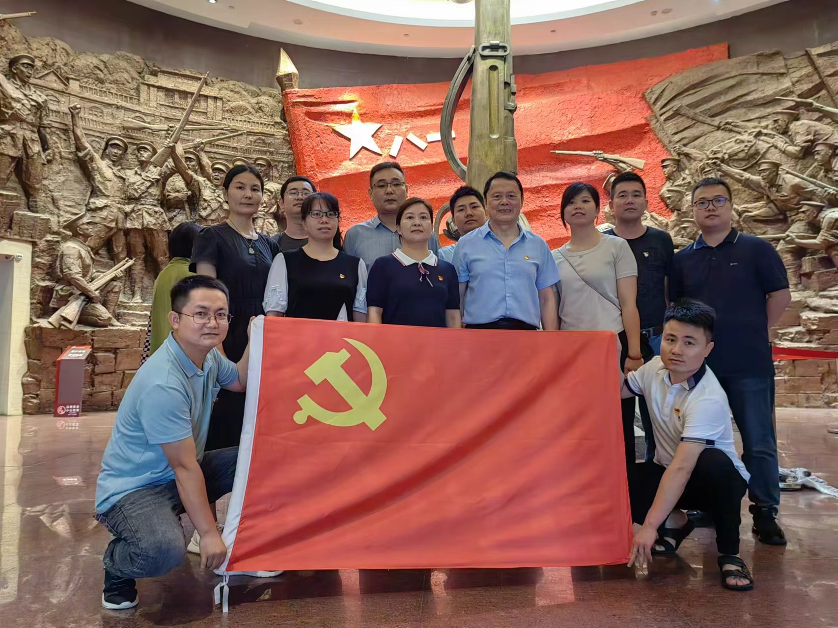 賡續(xù)紅色血脈，傳承建黨精神                                                    ——江西誠建黨支部開展“慶七一，感黨恩，跟黨走”主題黨日活動